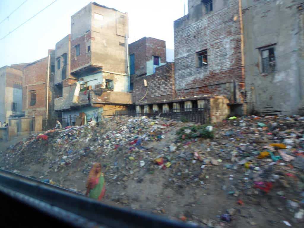 Agra trash